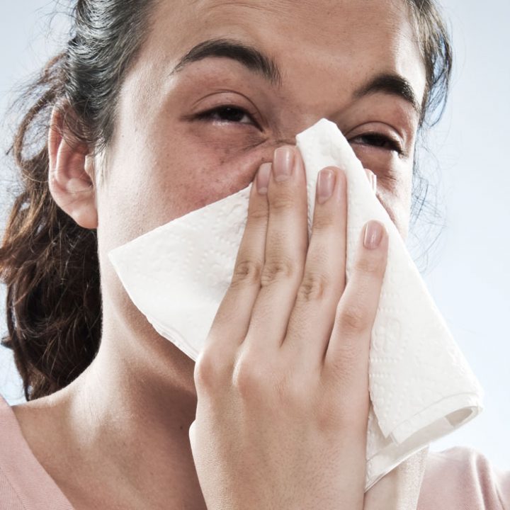 Аллергия у взрослых — как определить причину недуга